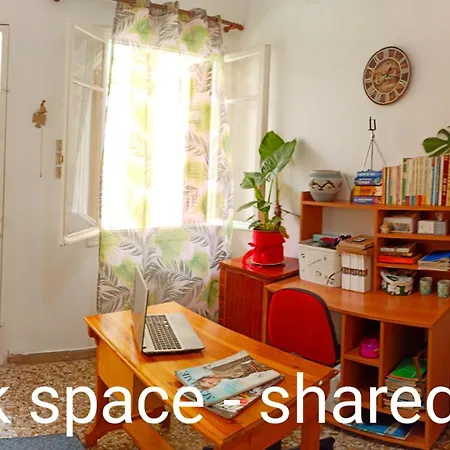 Cozy Room In Quiet Neighbourhood-2